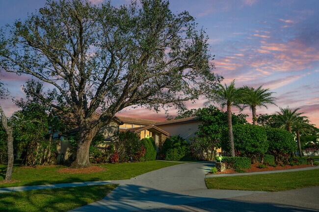 Photo - 15835 Meadow Wood Dr
