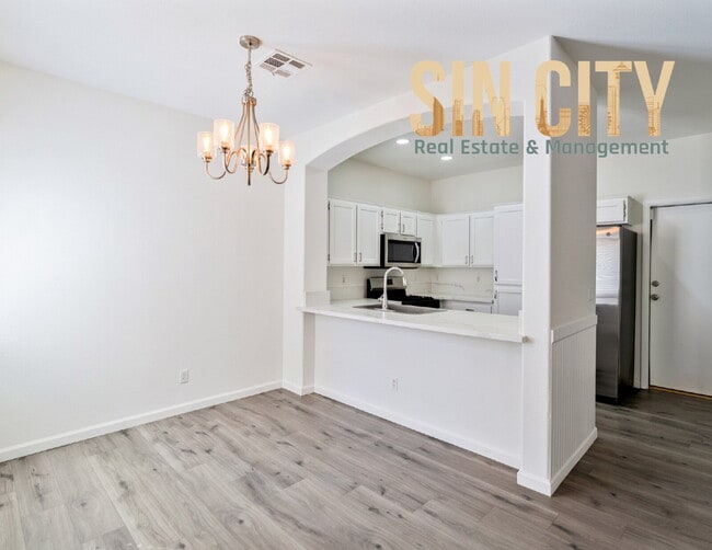 Building Photo - 1338 Silver Sierra St