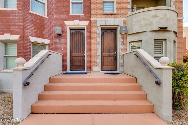 Building Photo - 623 S Roosevelt St