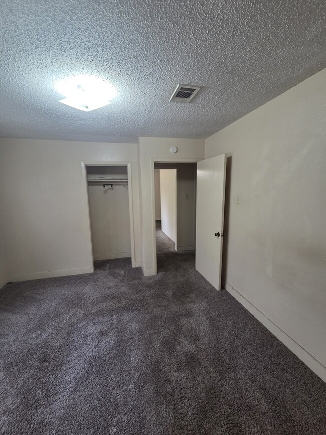 Photo - 403 W Dewey Ave