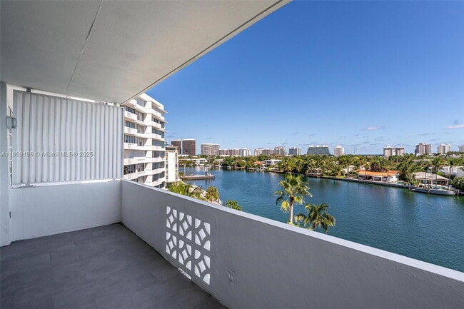 Building Photo - 9101 E Bay Harbor Dr