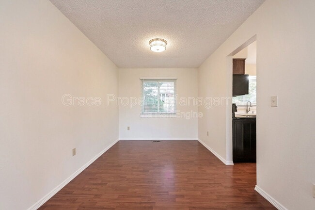 Photo - 580 E Kettle Ave