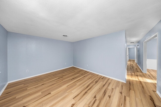 Photo - 5011 SE Avalon Ave