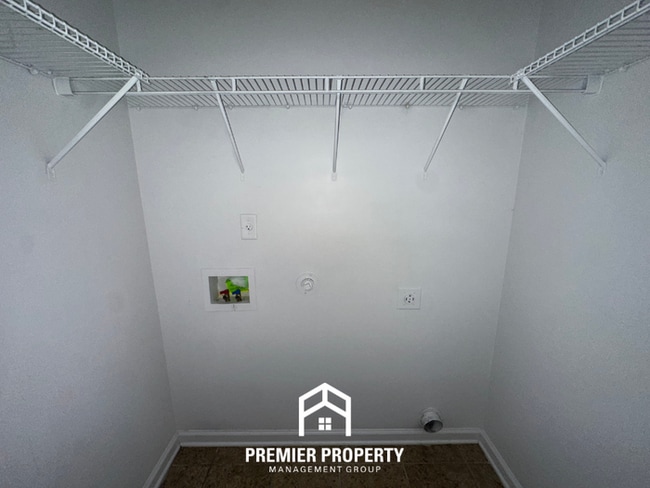 Photo - 2274 Southern Woods Dr