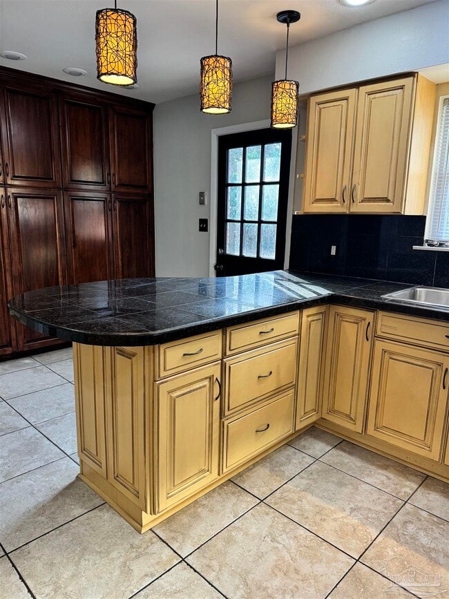 Photo - 117 S Sunset Blvd