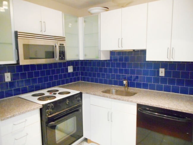 Photo - 10 Scottfield Rd Unit 33