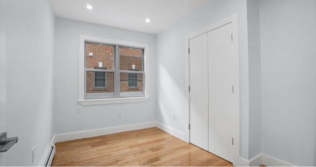 Photo - 158-29-15875 75th Ave