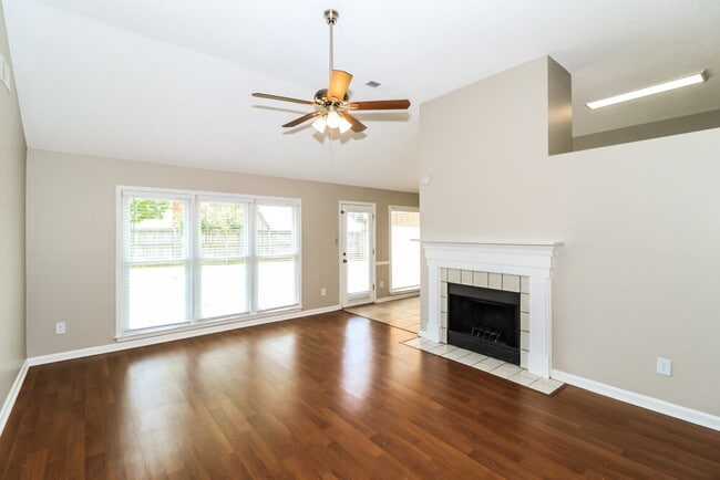 Photo - 1965 Abbott Cove