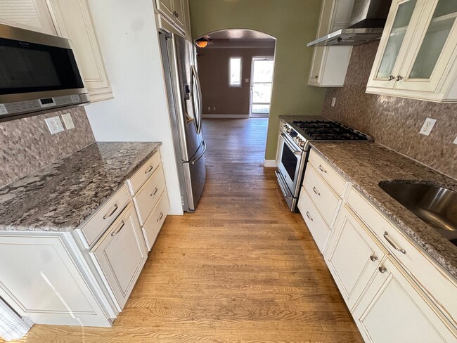 Photo - Great Location 2 Bed 1 Bath!