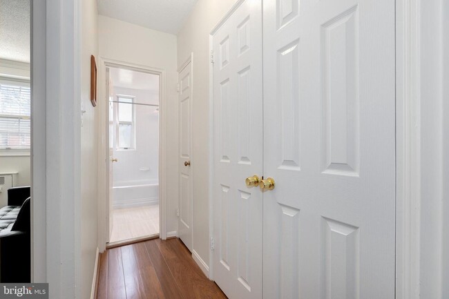 Building Photo - 4305 2nd Rd N Unit 1 Rental