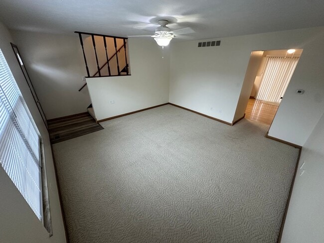 Photo - SPACIOUS TOWNHOME IN WILLOW TERRACE