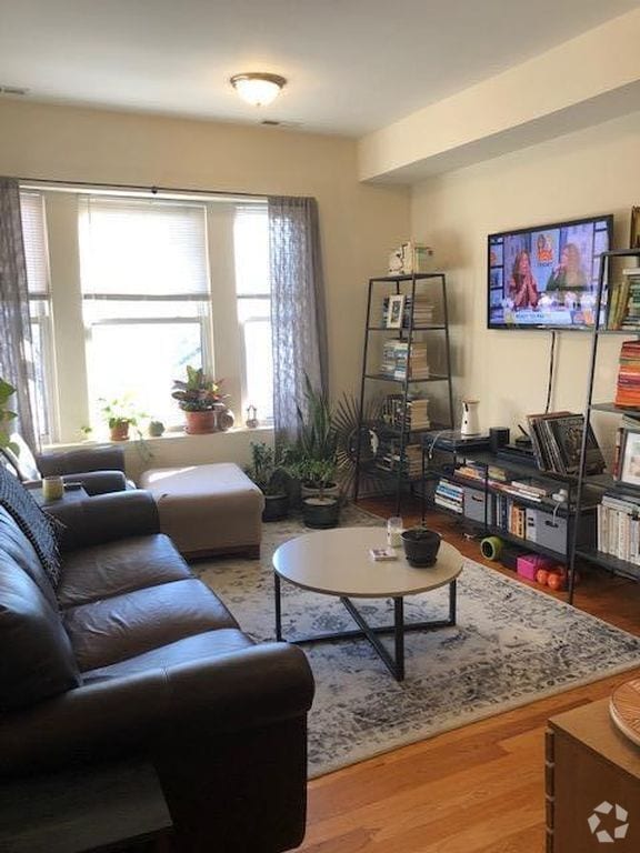 Building Photo - 1448 N Leavitt St Unit 1F Rental