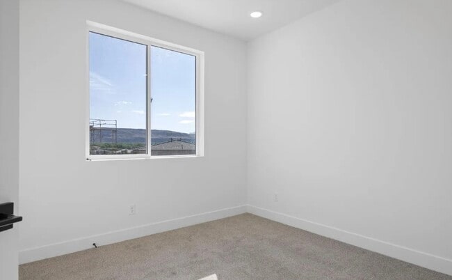 Building Photo - 310 S 1930 W