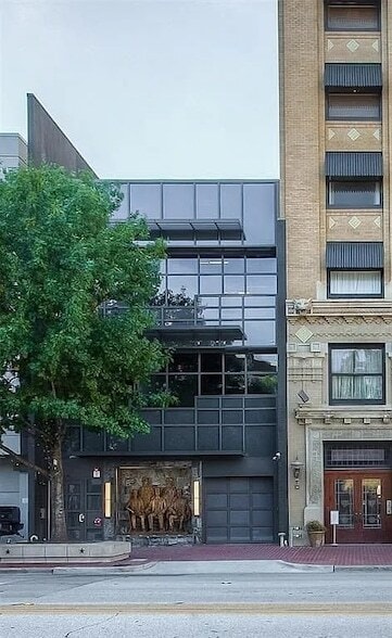 Building Photo - 1006 Houston St Unit 300