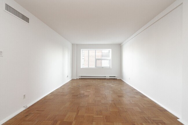 49 St Clair Ave W Unit 406