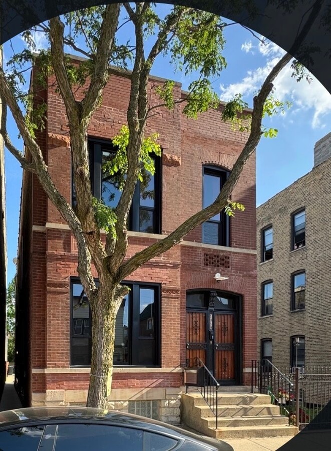 Photo - 1319 W Erie St Unit 1319 w Erie st 1F
