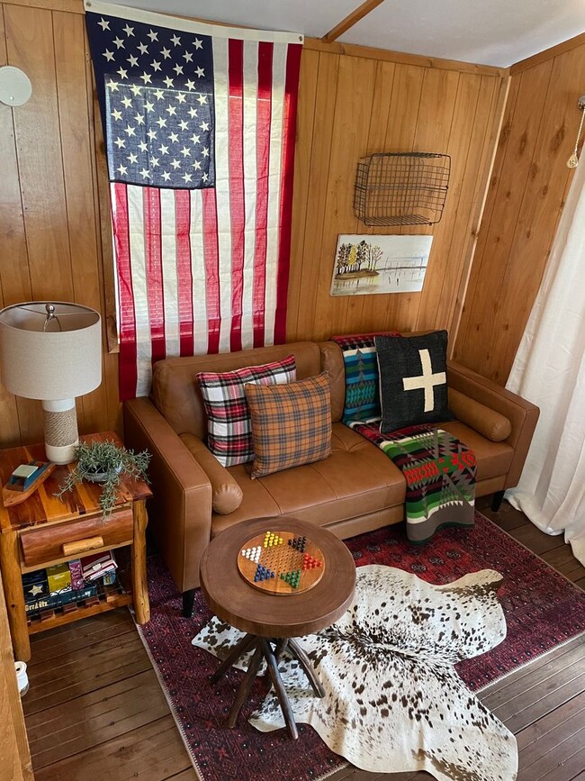 Photo - Hudson's Boat House - FOR RENT