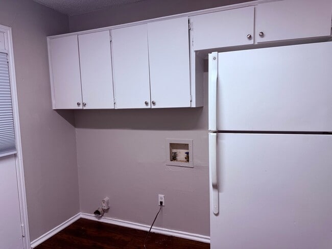 Photo - 2400 Alexander Ave