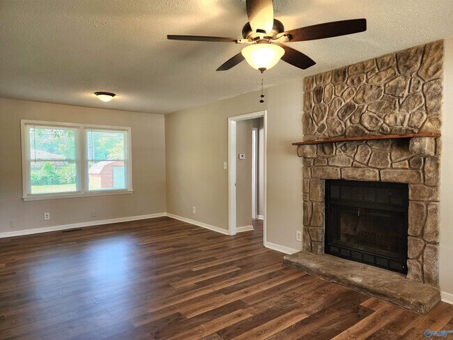 Photo - 227 Drake Ave SW