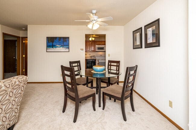 2BR, 2BA - 1,025SF - Dining Room