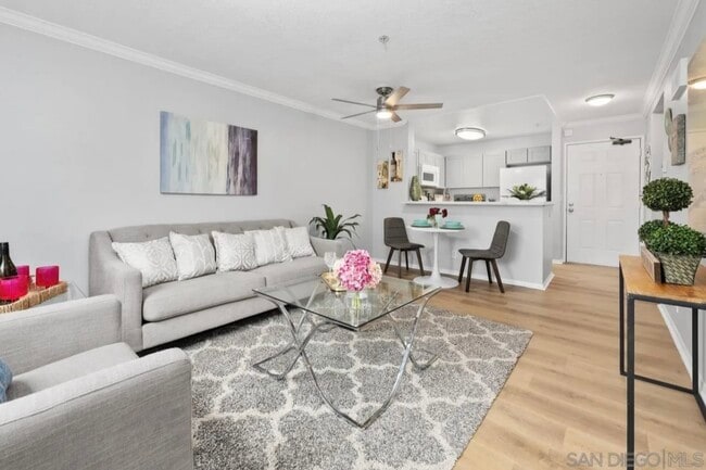 Building Photo - 8889 Caminito Plaza Centro Unit 7326