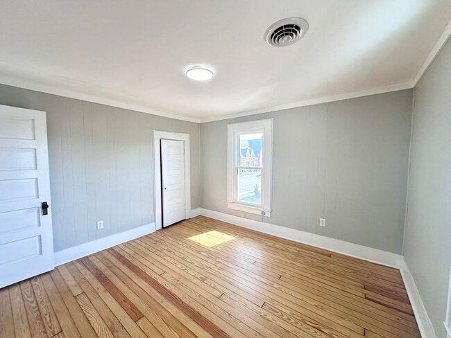 Building Photo - 139-141 W. Sandusky Unit 139 1/2 W. Sandusky