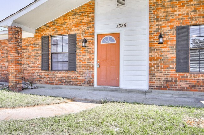 Photo - Excellent Newly Renovated Home!