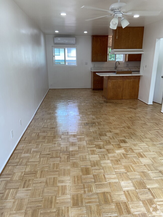 Building Photo - 928 W Angeleno Ave Unit Apt.C