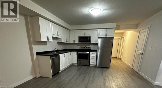 Photo - 160 Rochefort St.