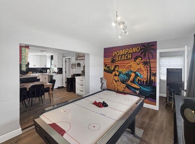 Photo - 100 SW 17th St