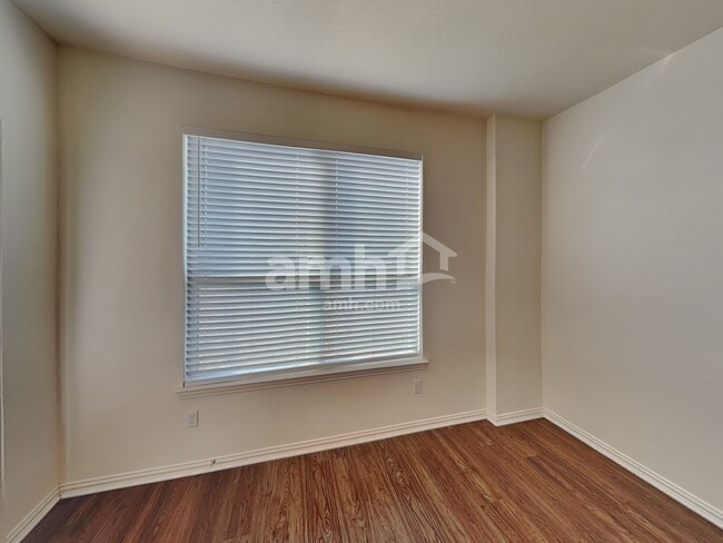 Photo - 2723 Spencebrook