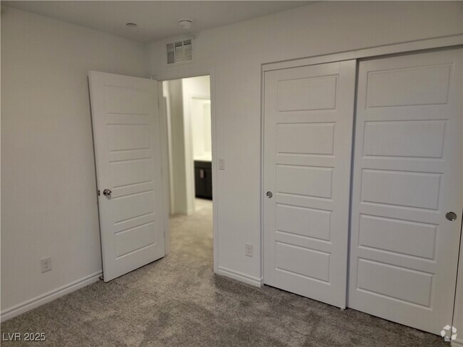 Building Photo - 6139 Rathbone St Rental