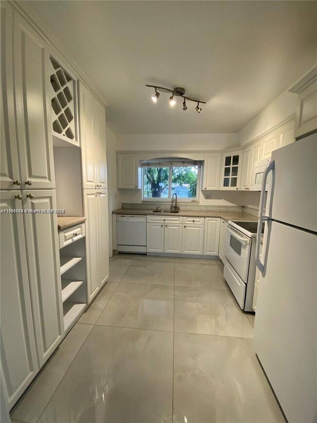 Photo - 2155 NE 122nd St Unidad 2155