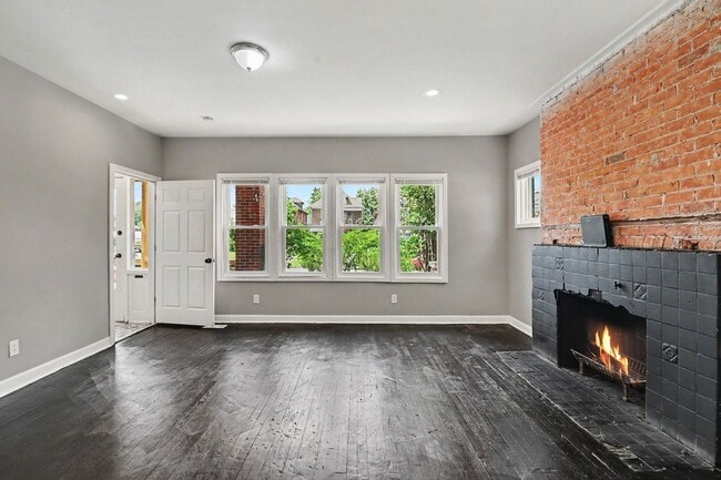 Photo - 2731 Elmhurst St