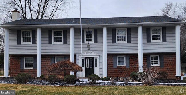 Building Photo - 1239 Limekiln Pike Rental