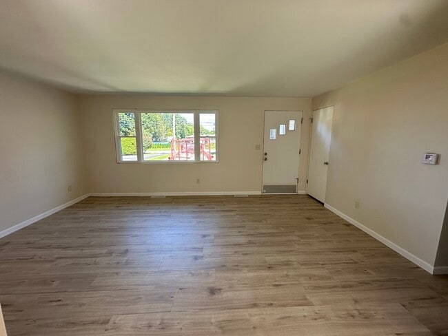 Photo - 2218-20-2220 Midland Dr