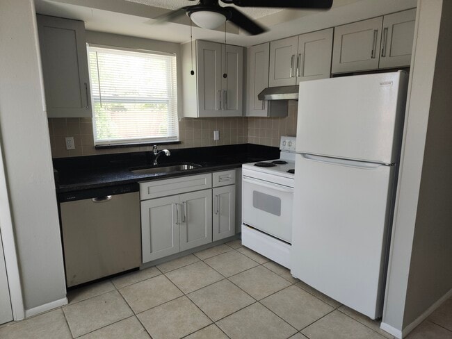 Building Photo - 5531 Mallow St Unit 5531