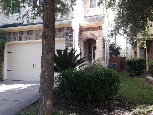 Building Photo - 14546 Bergenia Dr Rental