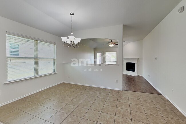 Photo - 1000 Churchill Dr