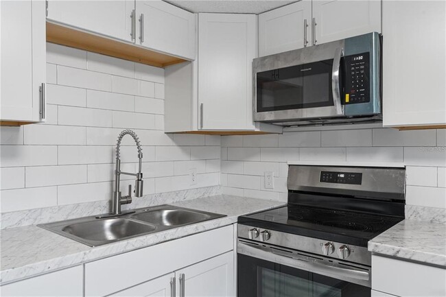 Photo - 630 N Nashua Ave
