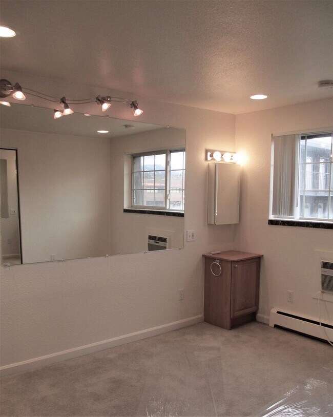 Photo - 3 BD/2 BA w/ WASHER/DRYER in UNIT in the h... Unidad 640-307