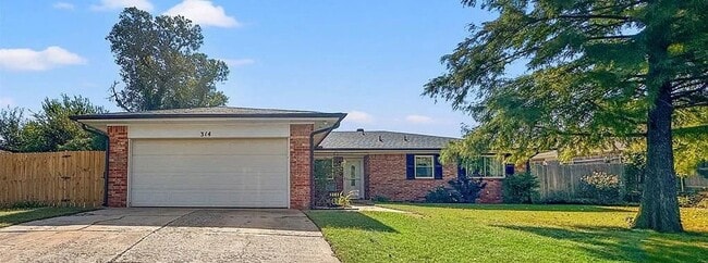 Building Photo - Welcome Home!! Where modern upgrades meet timeless comfort.