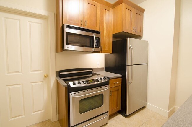 Photo - 404 Marlborough St Unit 6