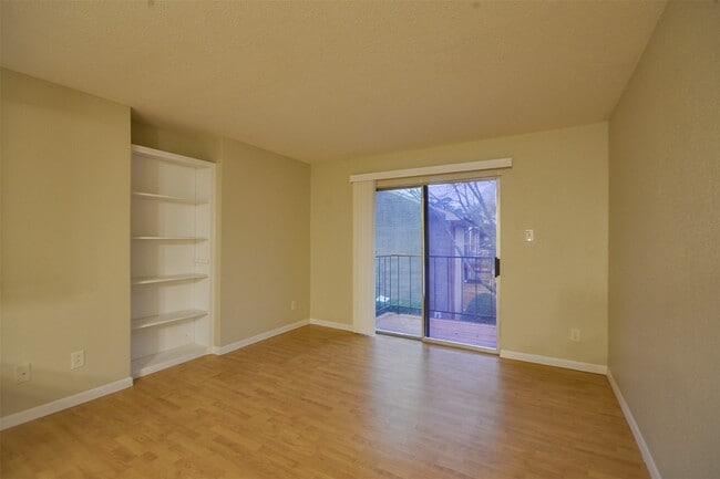 Photo - 12955 Woodforest Blvd Unidad 14