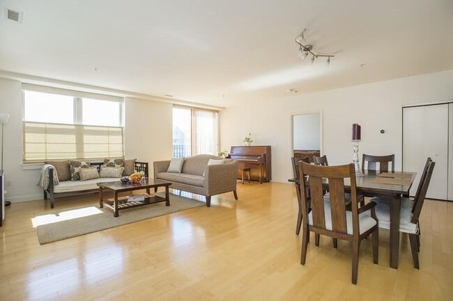 Photo - 323 Boylston St Condo Unit 206