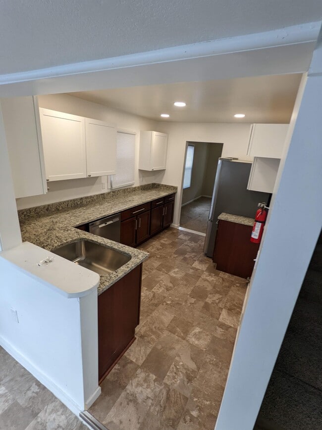 Photo - 4995 Jackson St