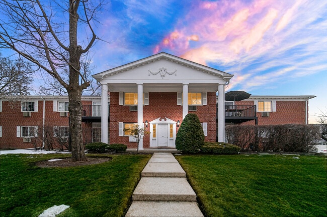 Building Photo - 101 N Lincoln Ln Unit 2A