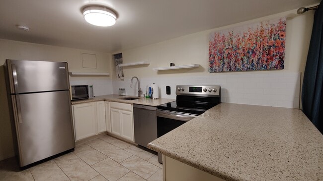 Photo - 24 Jervis Rd Unidad Garden Apartment