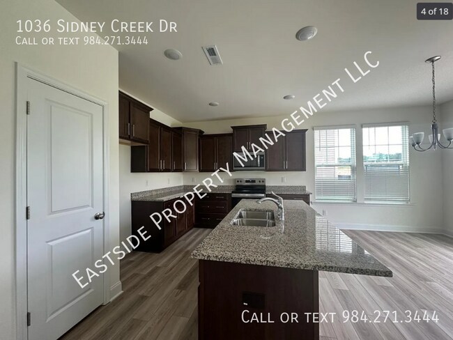 Photo - 1036 Sidney Crk Dr