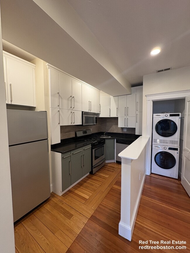 Building Photo - 191 Winthrop Rd Unit 6